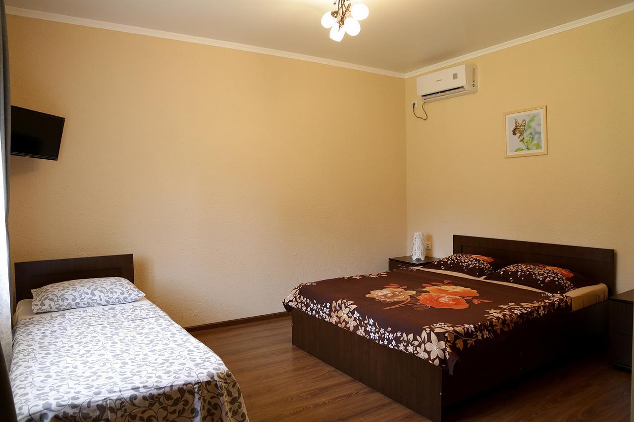 Emili Hotel Pizunda Bagian luar foto